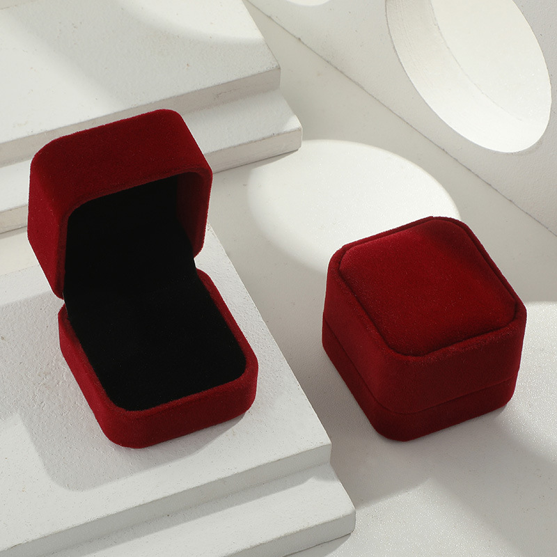 Square Red Engagement Velvet E - Body Jewelry Display ulasan dan harga