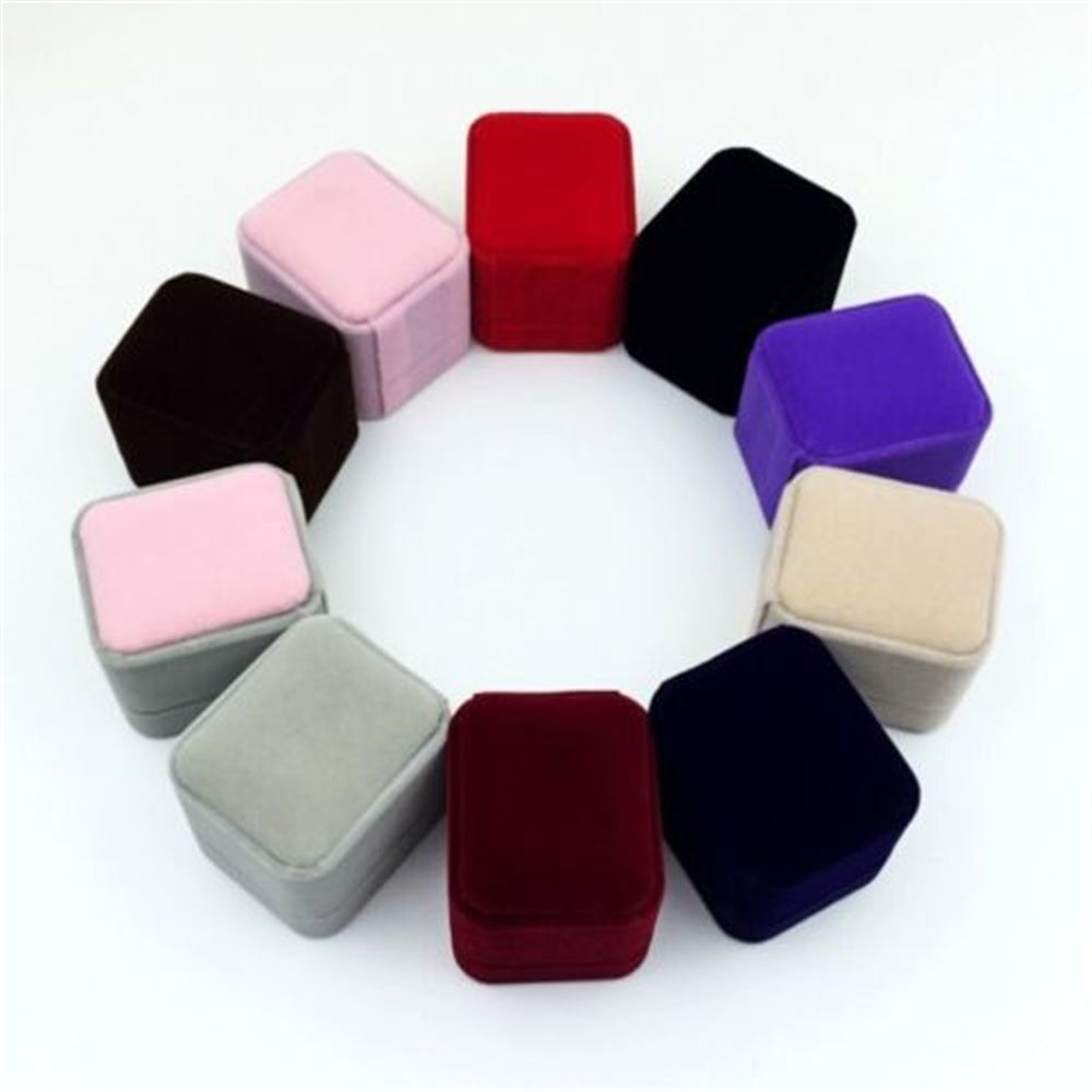 Square Red Engagement Velvet E - Body Jewelry Display ulasan dan harga